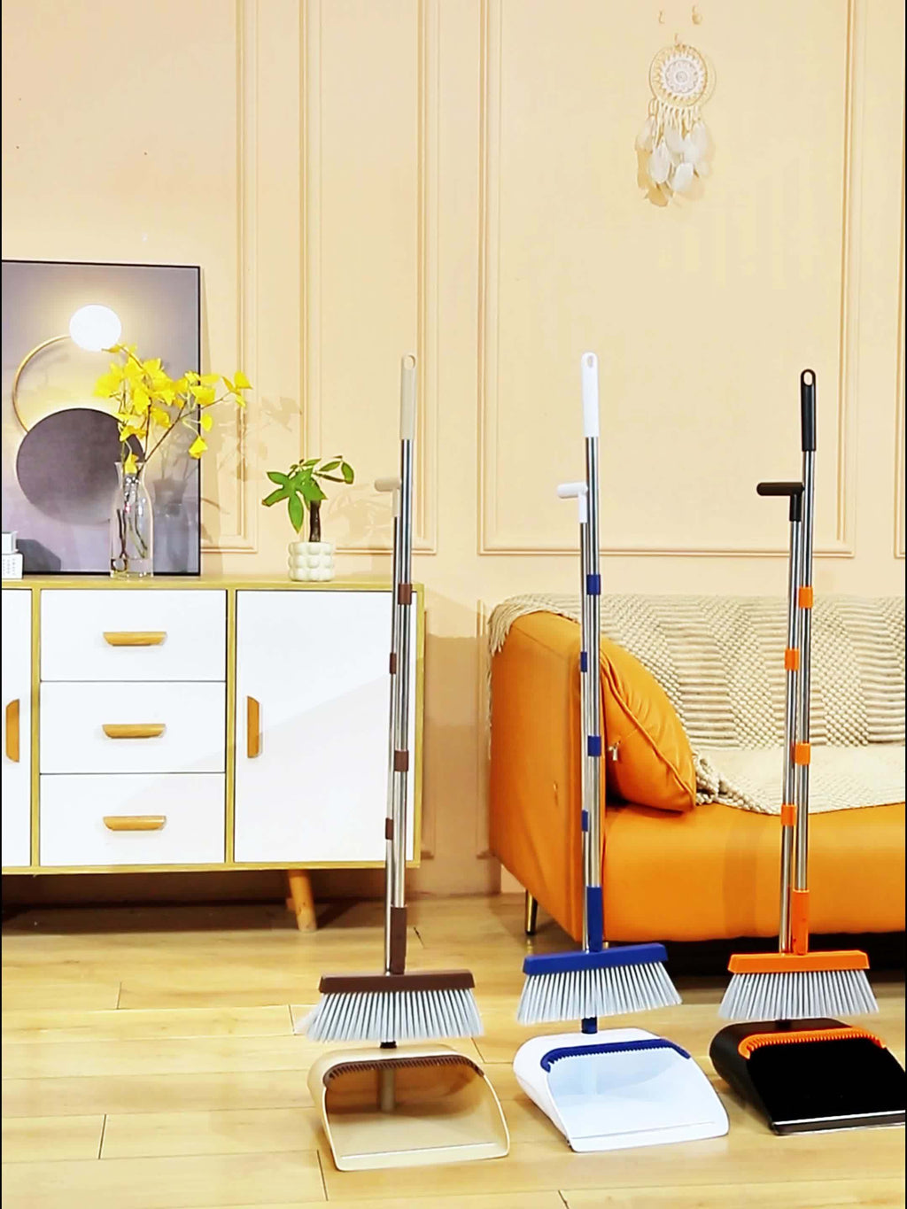 The Broom And Dustpan Set Includes A Broom And Dustpan. The Broom Bristles Are Dense And Elastic, Which Can Effectively Sweep Away Dust, Hair, And Other Debris. The Dustbin Is Wide And Deep, Making It Easy to Collect Garbage